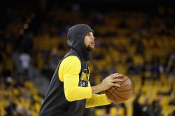 开云体育APP下载-勇士队中锋发挥出色，受到赞誉的简单介绍