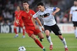 开云体育在线-足球比赛中令人热血沸腾的剧情