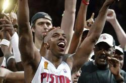 开云体育平台APP-开拓者队助教因家庭原因离队