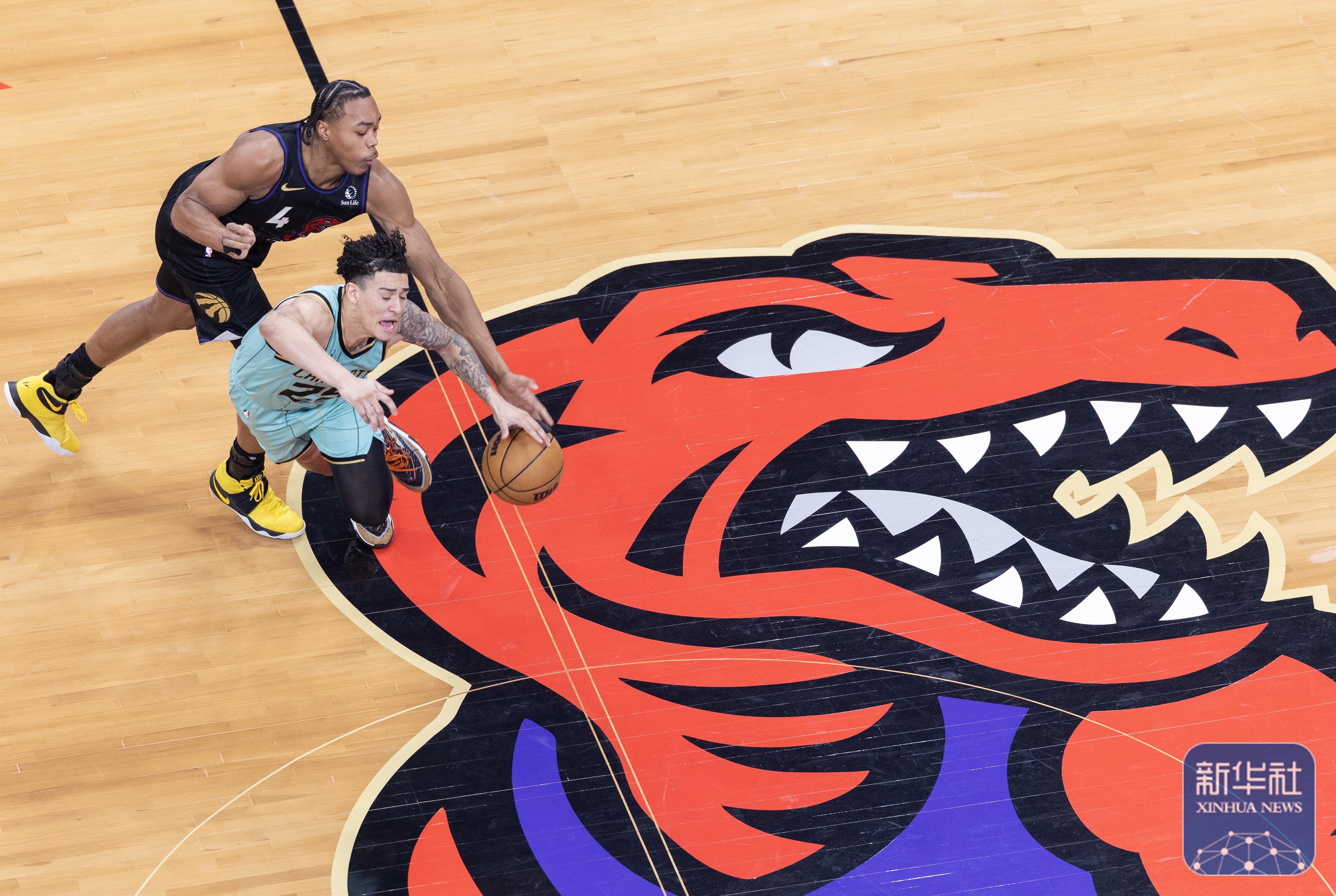 猛龙队客场大胜骑士,取得连胜 猛龙队客场大胜骑士,取得连胜