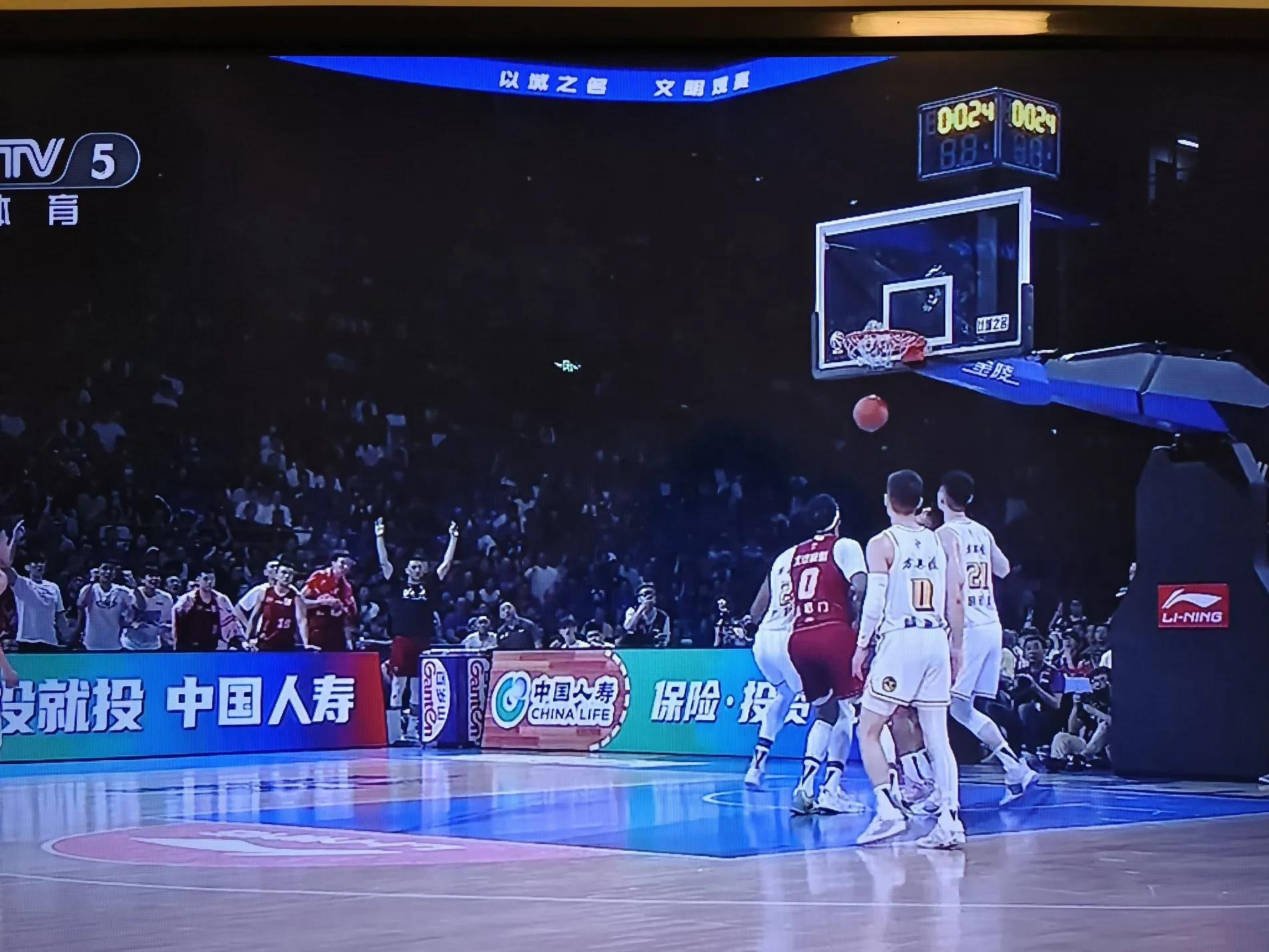 黄蜂险胜中国男篮，萨博尼斯统治全场的简单介绍