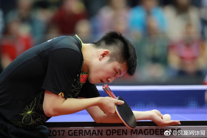 德国乒乓球队鏖战英国乒乓球队，奥恰洛夫送出助攻的简单介绍