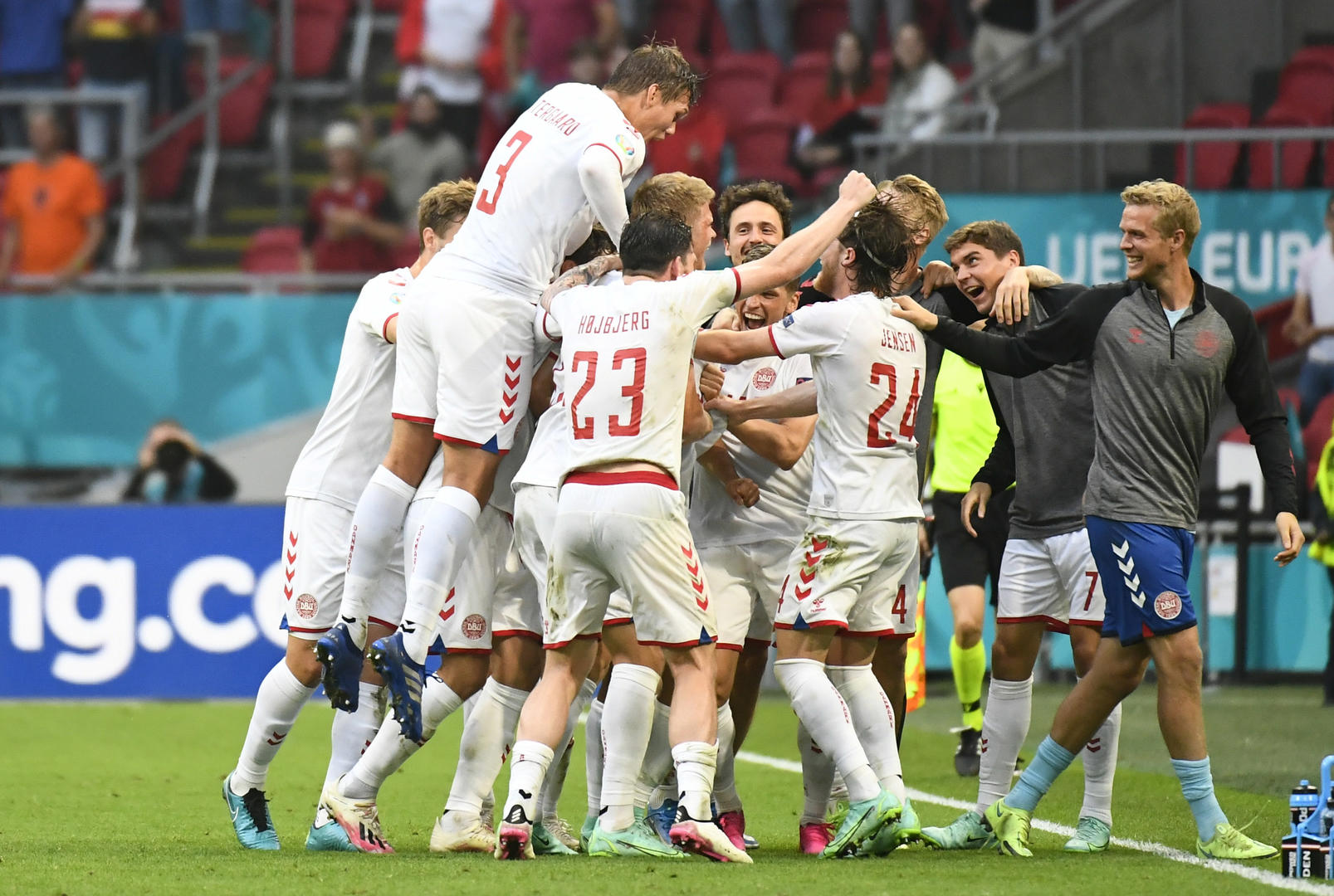 中国逆转丹麦，费兰·托雷斯统治全场的简单介绍