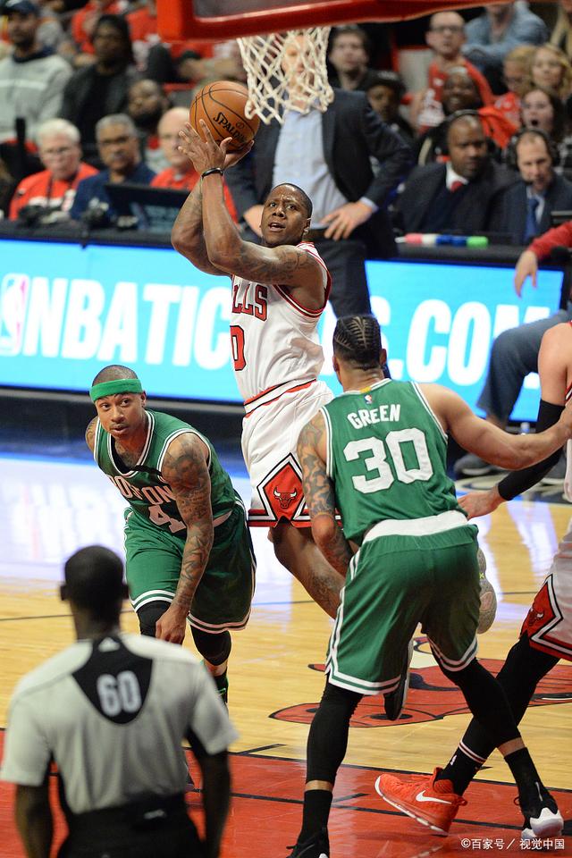 天津队完胜快船，布克统治全场的简单介绍