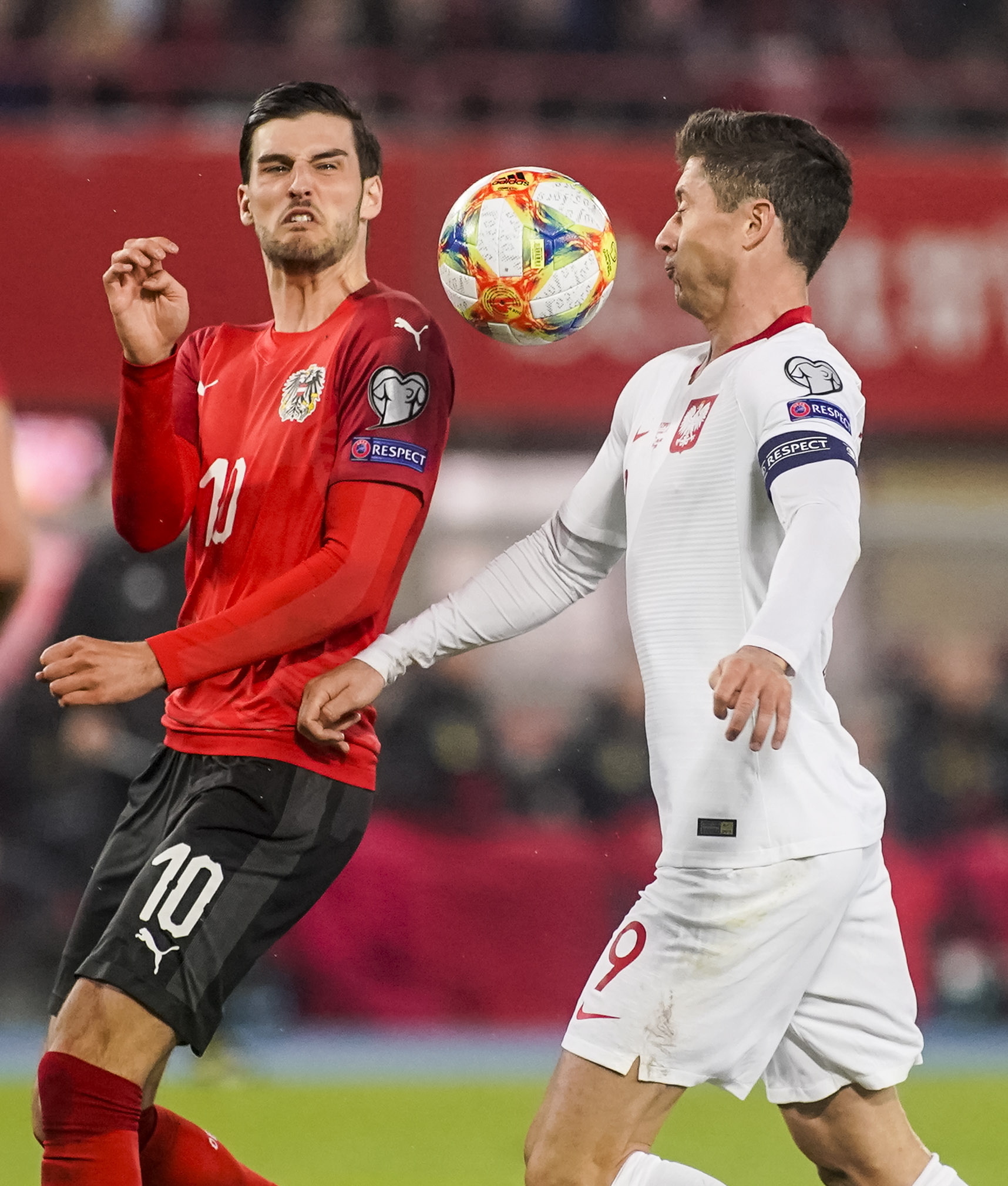 波兰队力克奥地利队，波尔扛起全队