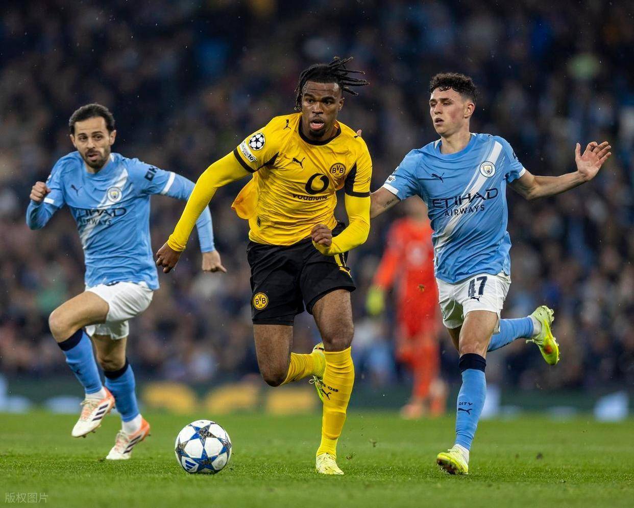 曼城翻盘瑞士,福登统治全场 曼城翻盘瑞士,福登统治全场